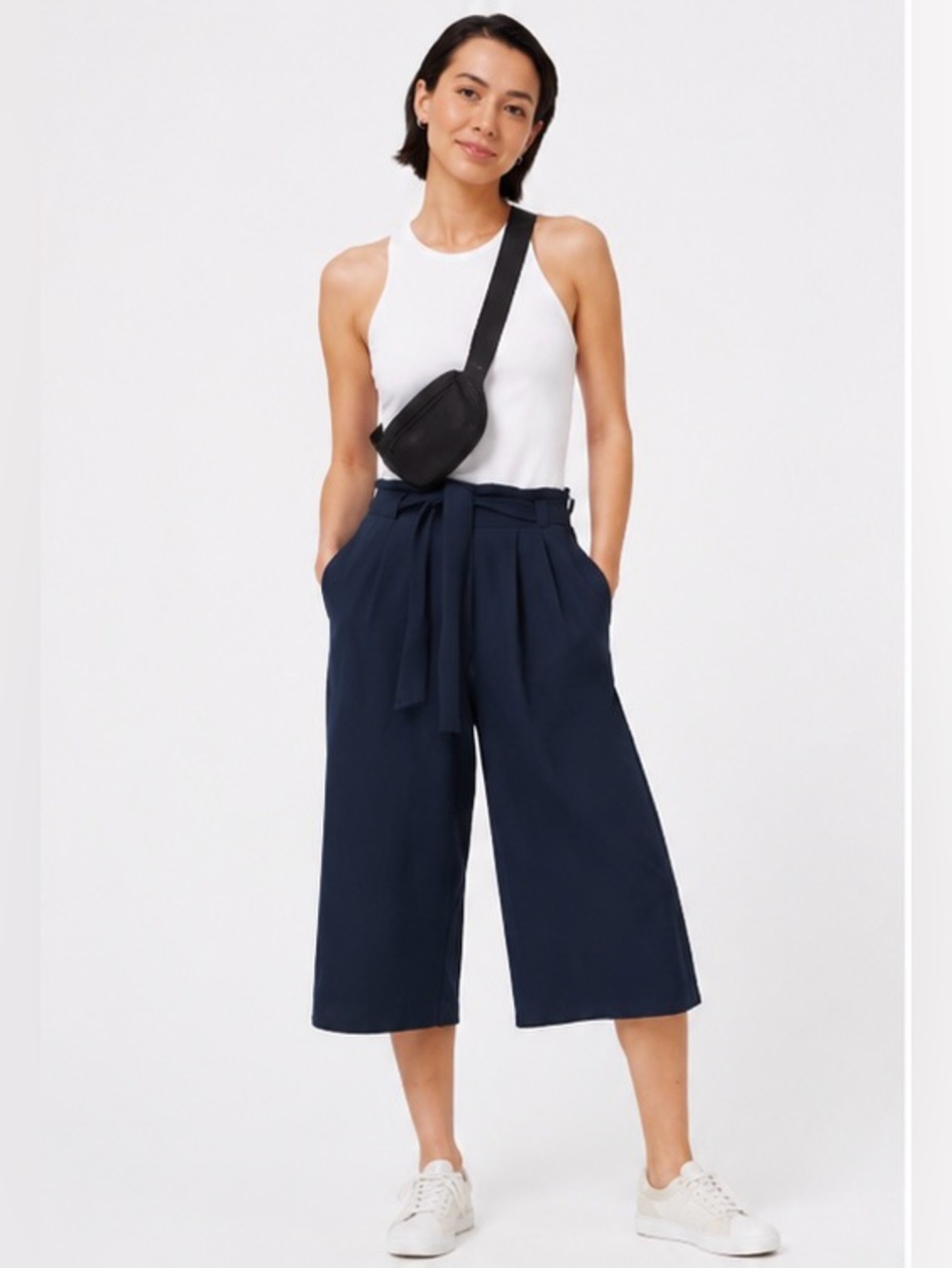 Lululemon Noir Crop navy blue‎ size 2 NWOT
